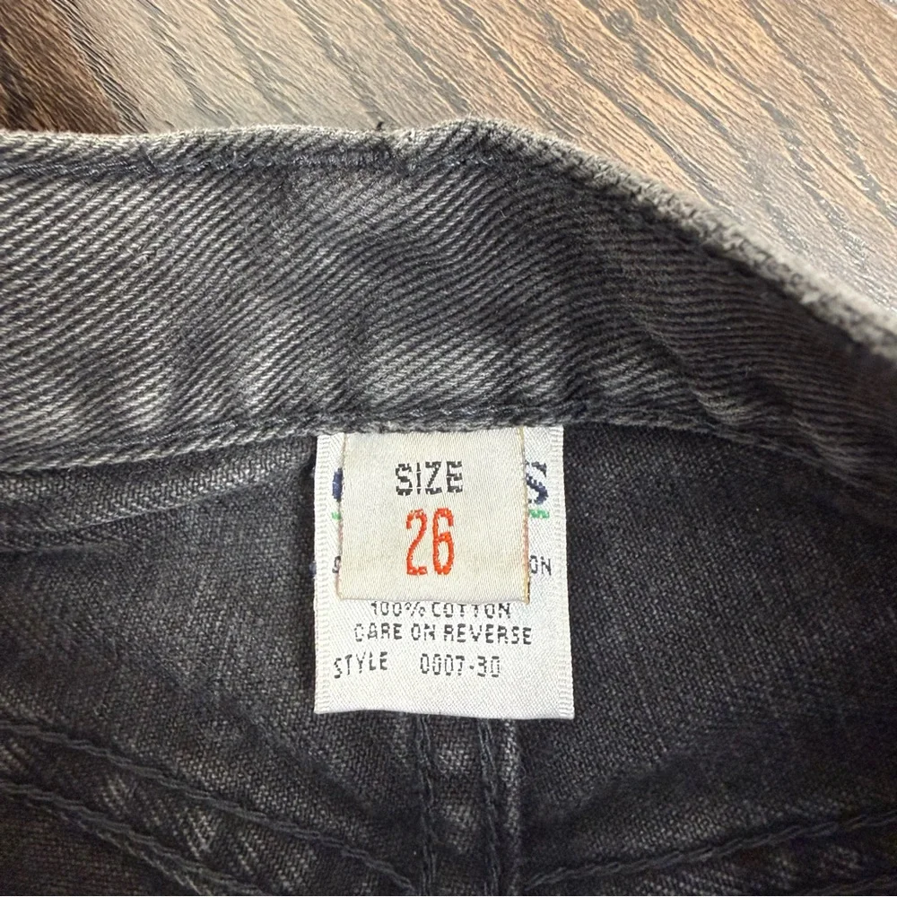 Guess High Rise Women’s Jeans in Washed Black - Picture 3 of 10